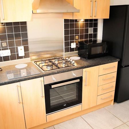New Glasgow Family Home - Private Parking מראה חיצוני תמונה