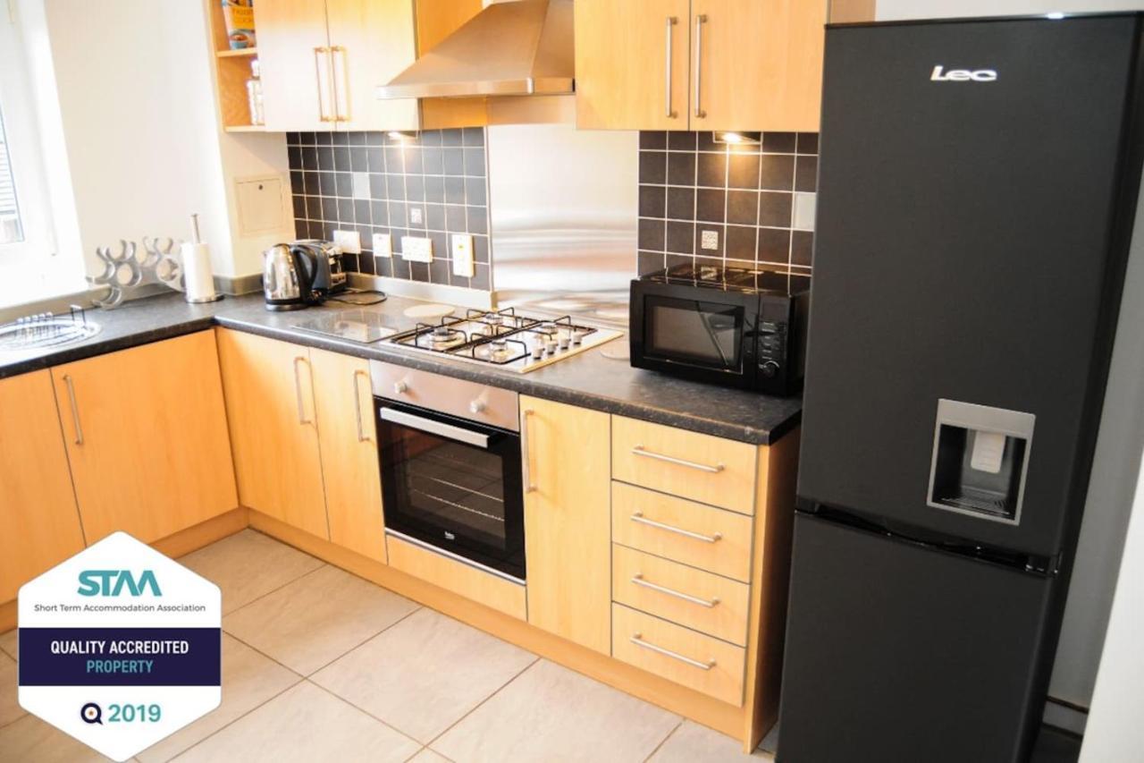 New Glasgow Family Home - Private Parking מראה חיצוני תמונה