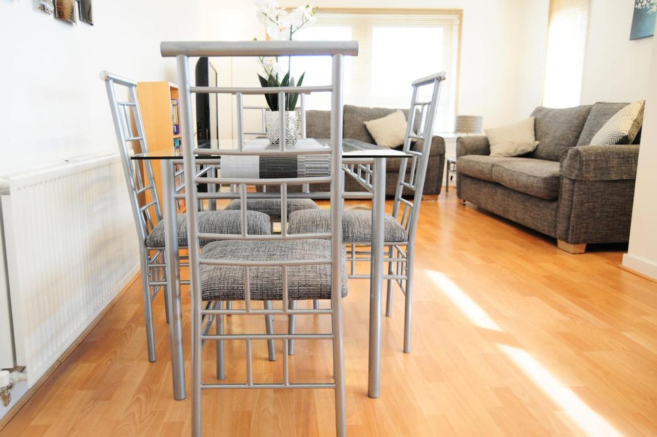 New Glasgow Family Home - Private Parking מראה חיצוני תמונה