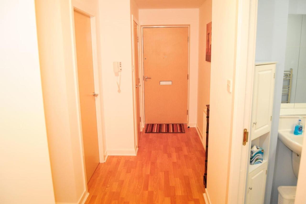 New Glasgow Family Home - Private Parking מראה חיצוני תמונה
