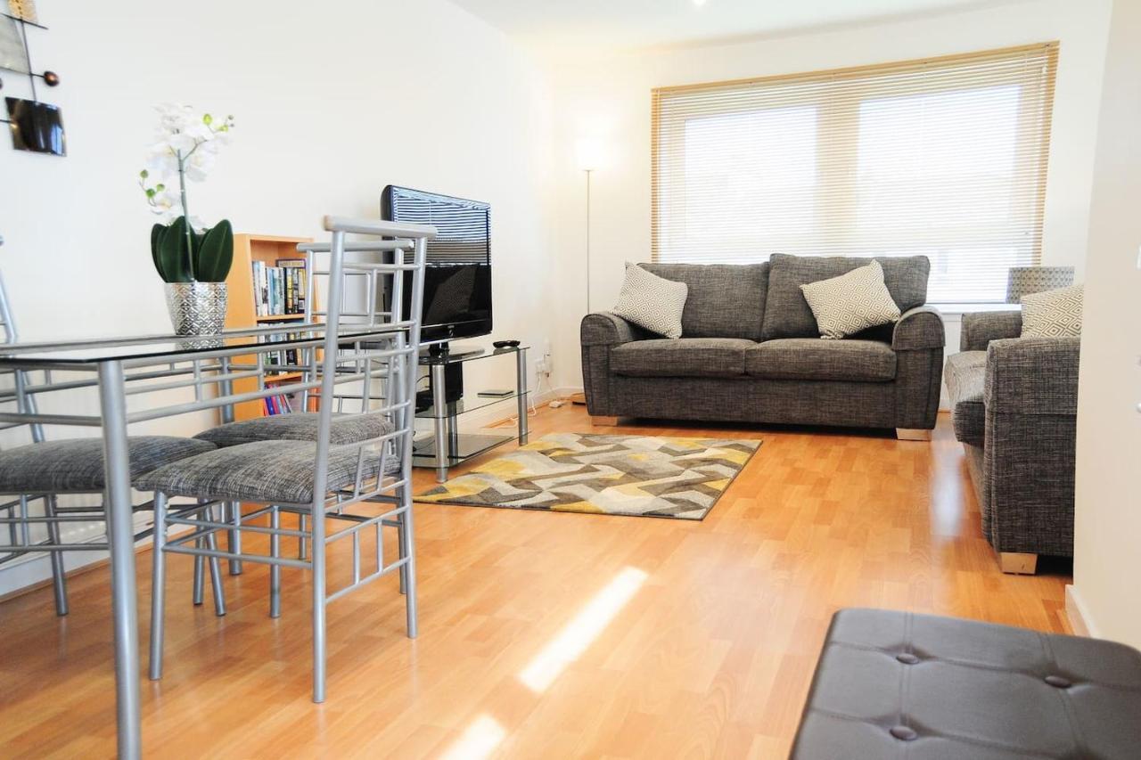 New Glasgow Family Home - Private Parking מראה חיצוני תמונה