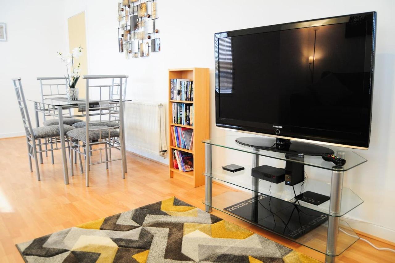 New Glasgow Family Home - Private Parking מראה חיצוני תמונה